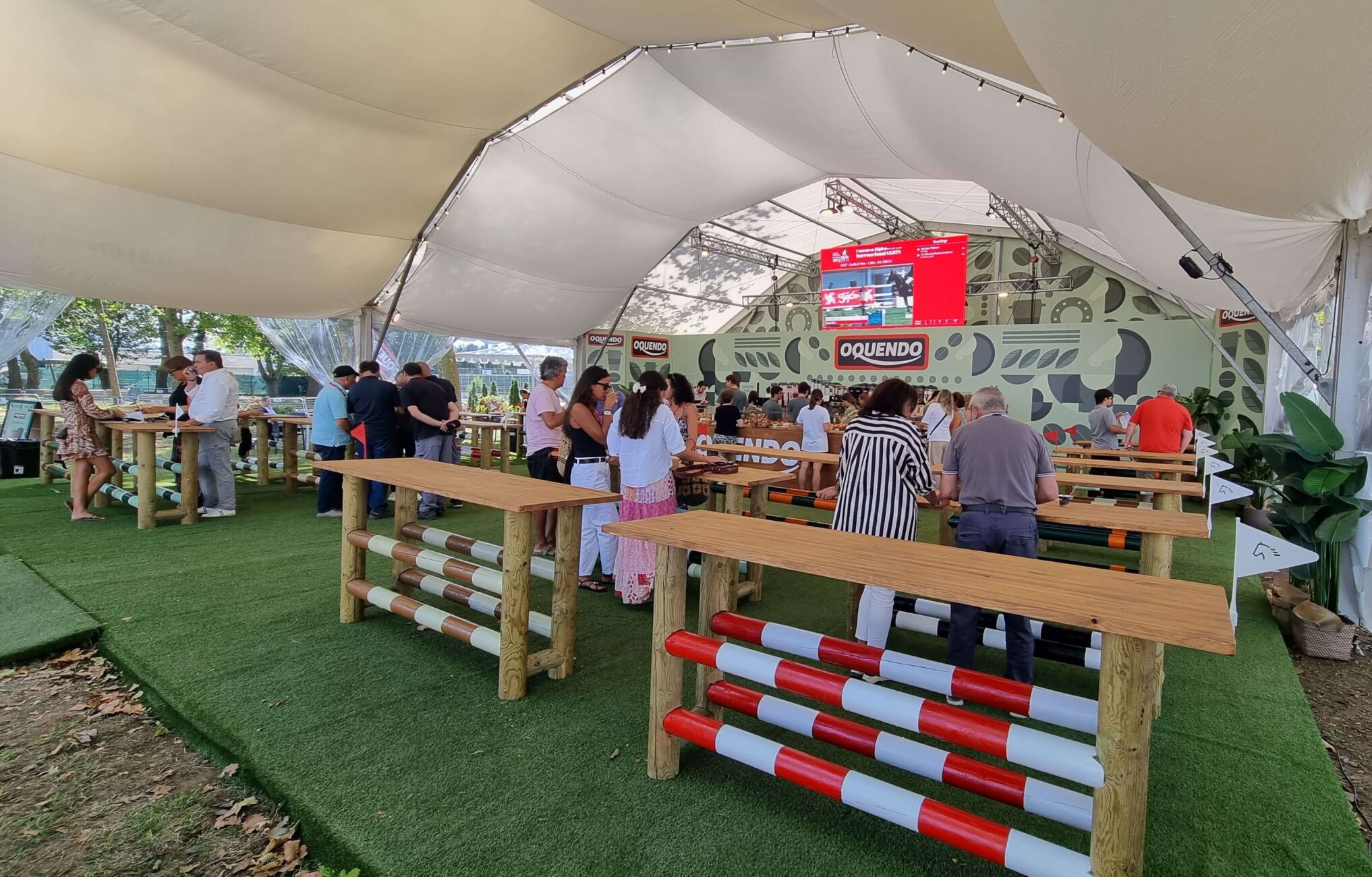 Cafés Oquendo sorprende en el CSI de Gijón con una original cafetería inspirada en la hípica